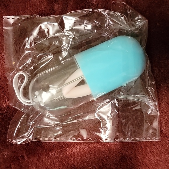 Silicone straw with carrying case and cleaner - Picture 1 of 1